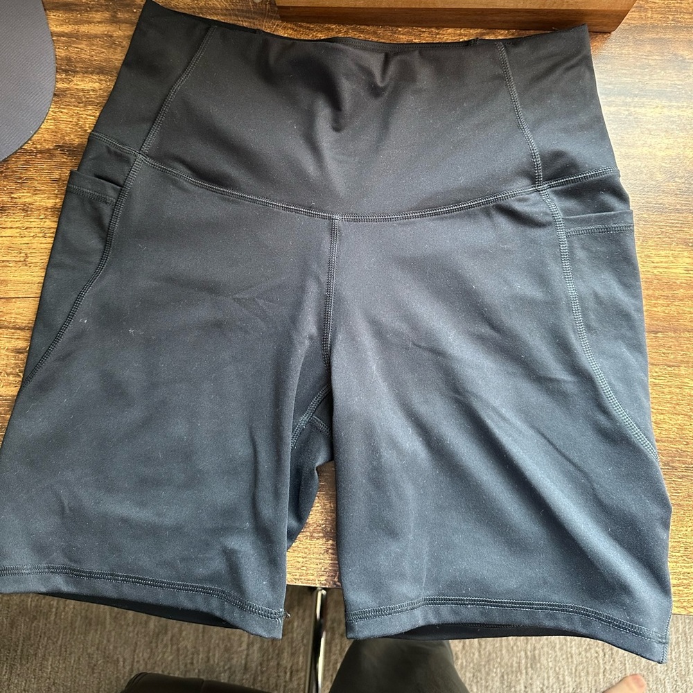 all in motion bike shorts with pockets L